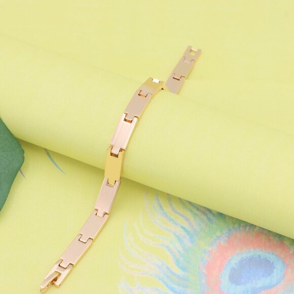 "Bold Rectangular Link Rose Gold Bracelet in Polished Finish, XPBL1143 - Picture 3 of 12